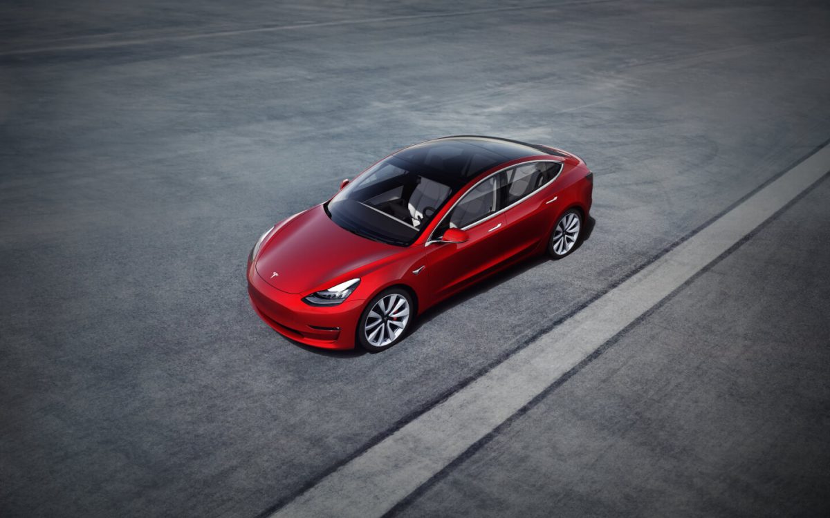 Tesla Model 3 Sonnenschutz: Schutz für Glasdach und Fenster