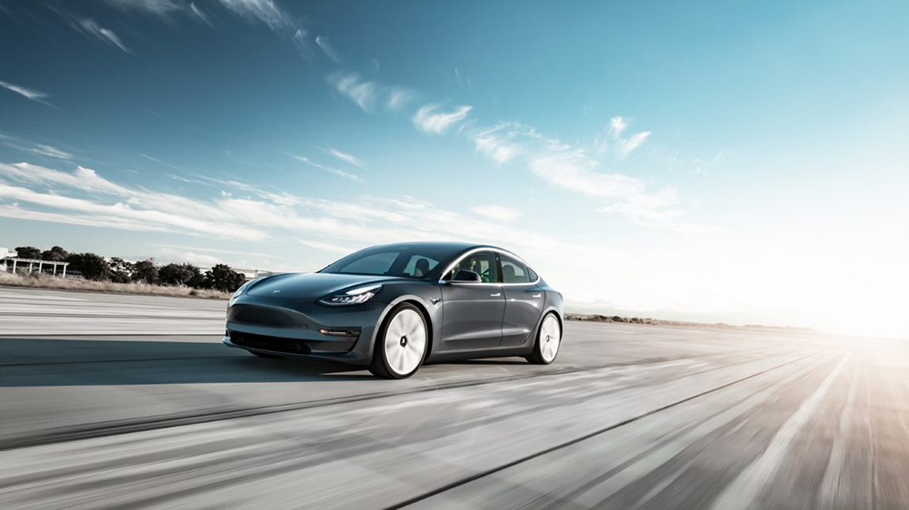 Tesla Model 3: Das sicherste Auto der Welt